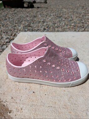 Native Jefferson Bling Glitter Shoes in Milk Pink Bling Girl's Size 2